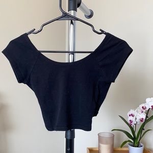 Scoop neck crop top
